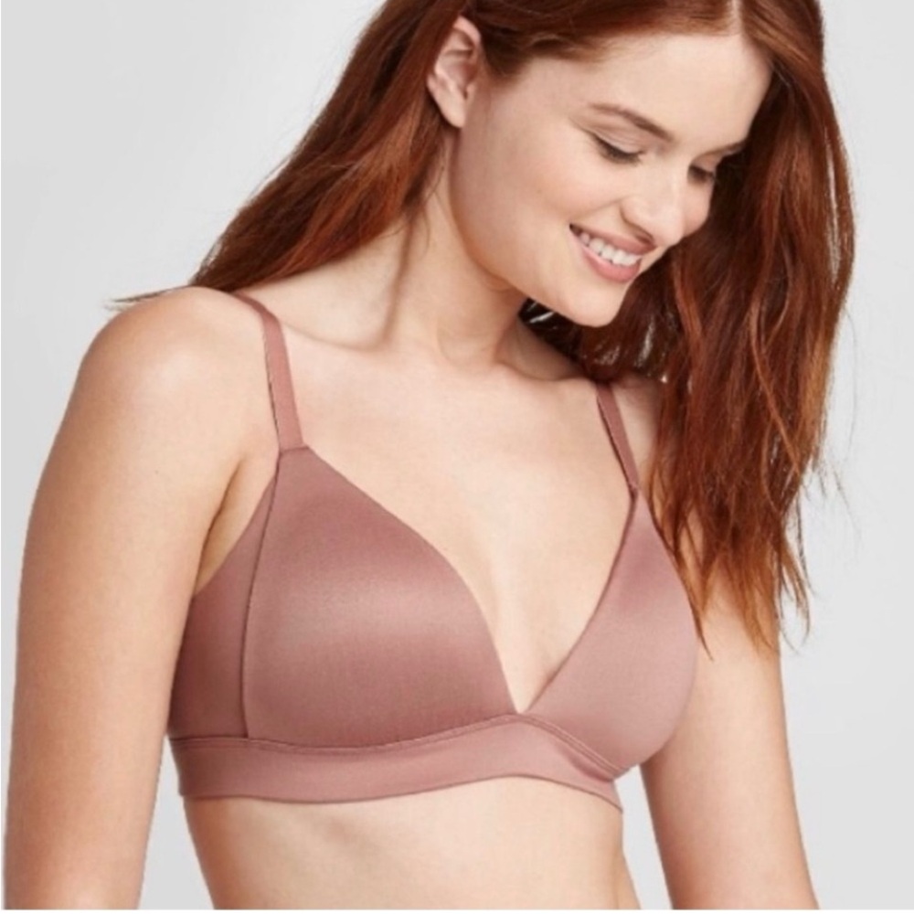 Auden Seamless lightly lined Wireless Bra in Beige 32A adjustable strap hook/eye